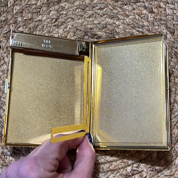 Vintage Colibri Cigarette Case w Peacocks & Built-In Lighter Initialed KGB - Picture 8 of 17